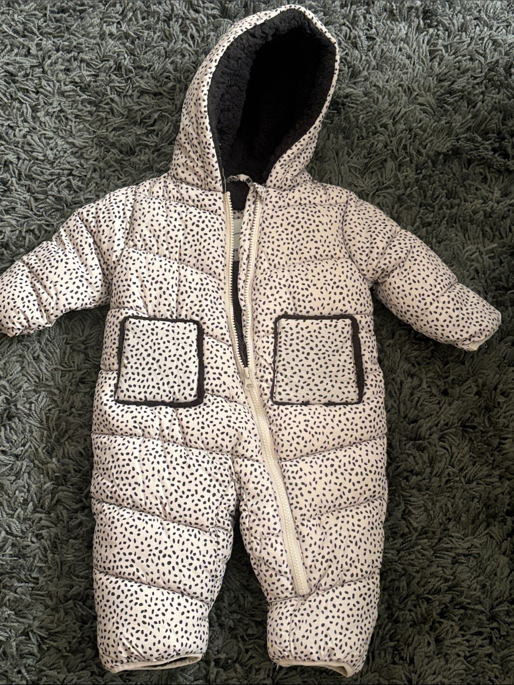 Jessica Simpson Cream and Black Speckled Infant Hooded Snowsuit size 12 months